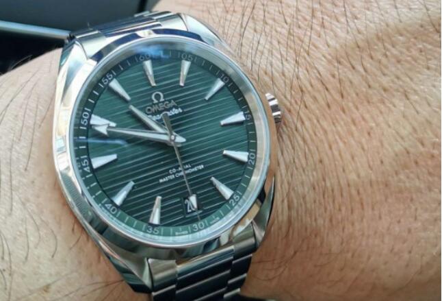 replica omega